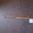 �. 124 - �ty�d�ln� �t�pan� - blank Milward Anglie- nav�d�c� a koncov� o�ko sklo, ostatn� dr�t�n� hadov�- v�vaz fialov�- d�lka 305/270 cm- krat�� �pi�ka s dr�tem- rukojet korek a krou�ky- lov se spl�vkem nebo leh�� polo�en�- cena 4250 K�